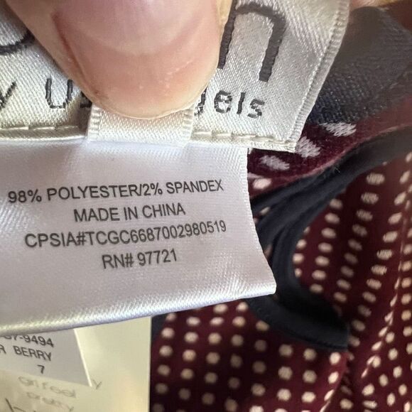 Us Angels Girl's Dotted
Jacquard Dress Wine Size 7 - Picture 6 of 6